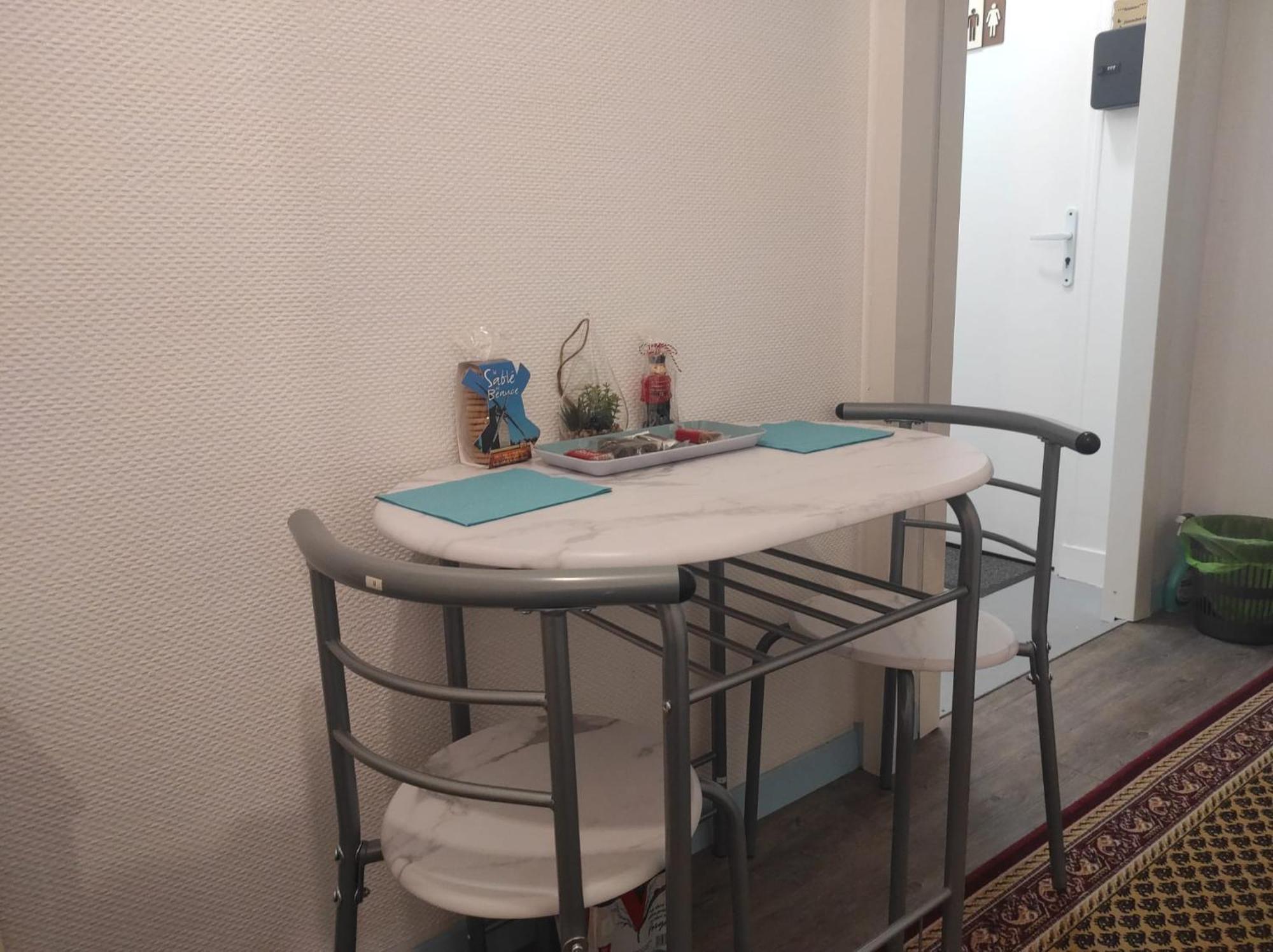 Chambres Senonches Centre-Ville מראה חיצוני תמונה